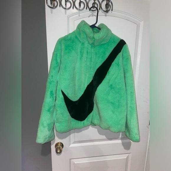 New! Nike Faux Fur Neon Green Swoosh Bomber Logo Zip Jacket 💚💚 Small - Picture 9 of 16